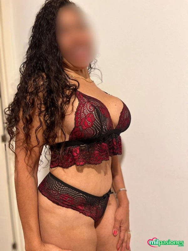 Apetitosa colombiana disponible las 24h sin limites, Aspe