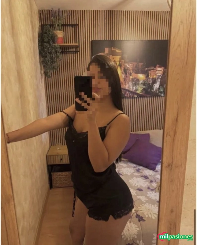 Andrea jovencita venezolana fiestera en candelaria, Alicante