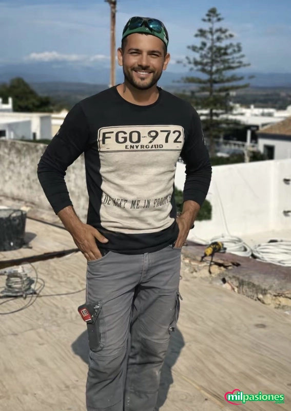 Chico con ganas de follar espero mujeres con ganas, Alicante