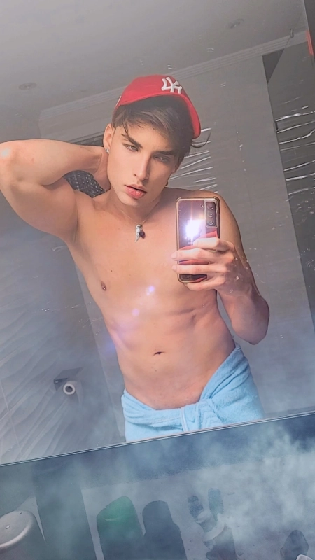 Soy dangel tu chico latino noveda disponible, Benidorm