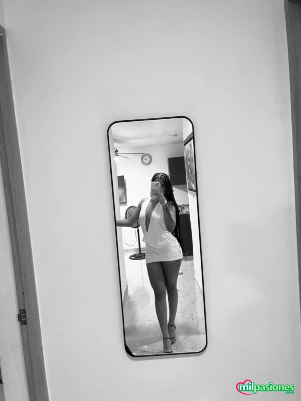 Pamela morenaza sexi con curvas de infarto, Aspe