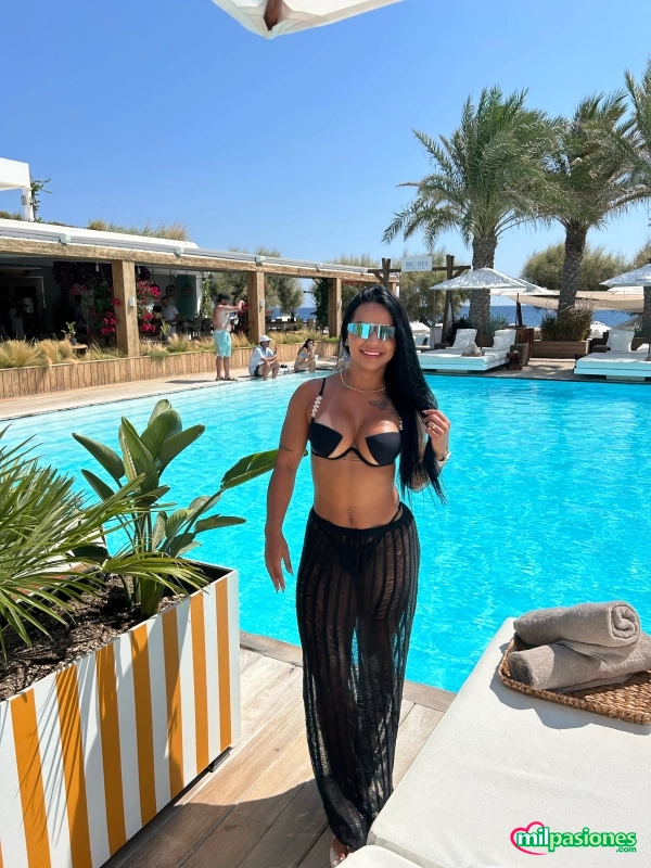Soy mía, una chica brasileña y muy caliente, Aspe