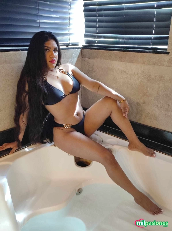 Eva tu reina encantadora que te consiente como nunca amor, Planes