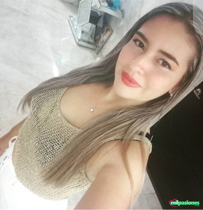 Alexia guapa chica joven recien llegada a esta ciudad, Aspe