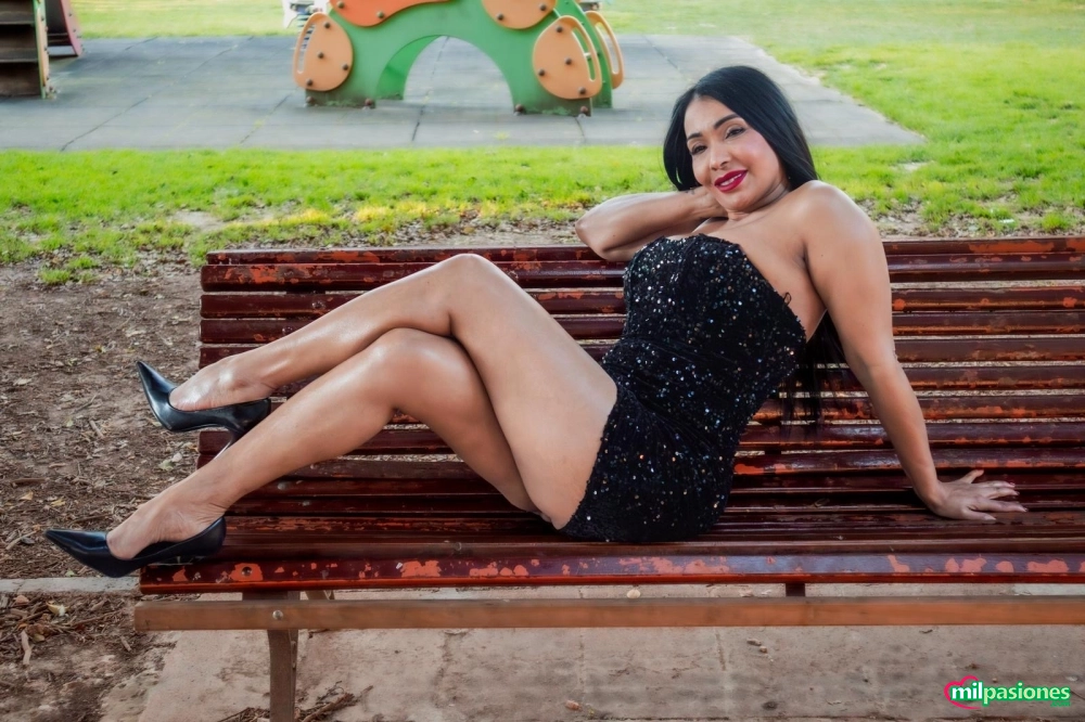 Maya, madurez, seguridad y sensualidad en paterna, Aspe