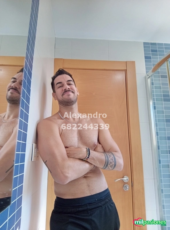 Alexandro masaje erótico scort sexo y diversión en pamplona, Aspe