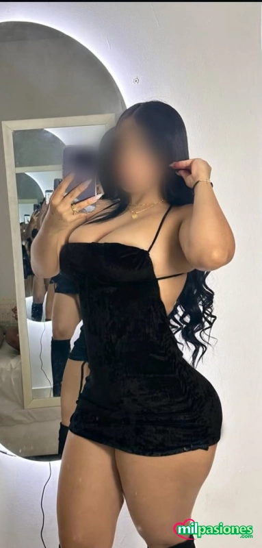 Encantadora y sensual latina de curvas de lujo, Aspe