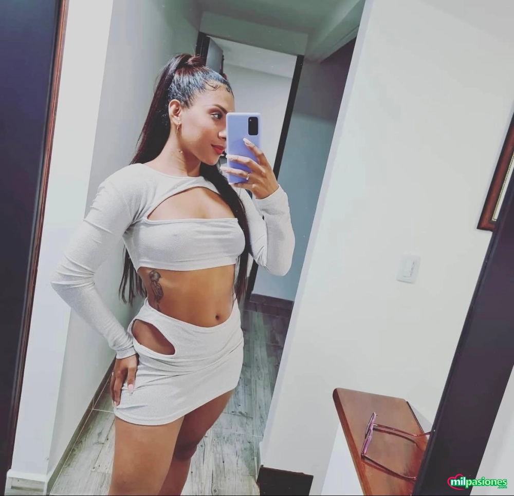 Luna, latina colombiana traviesa muy juguetona, Aspe