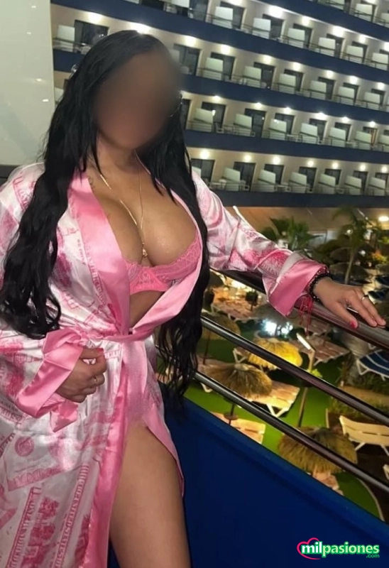 Insuperable latina en garrucha. Helena bellisima, Aspe