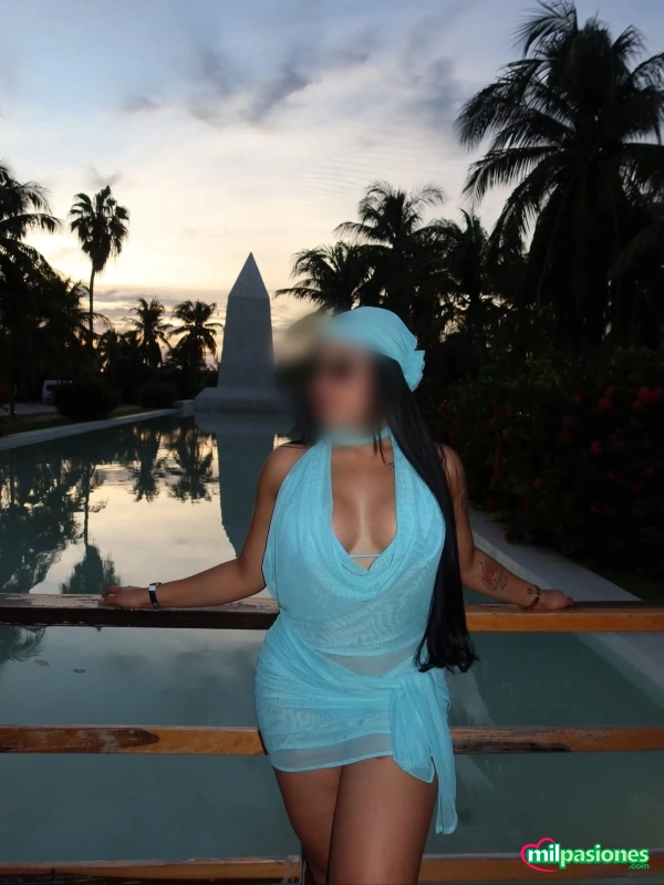 Alejandra 24/7 tu placer en vivo en playa del ingles, Alicante