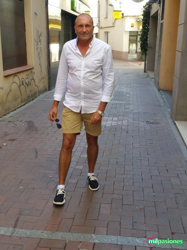 Hola soy chico busco chica o mujer para un oral ofezco ayuda, Alicante