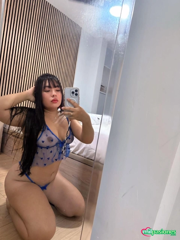 Latina juguetona y soñadora sedienta de leche, Aspe