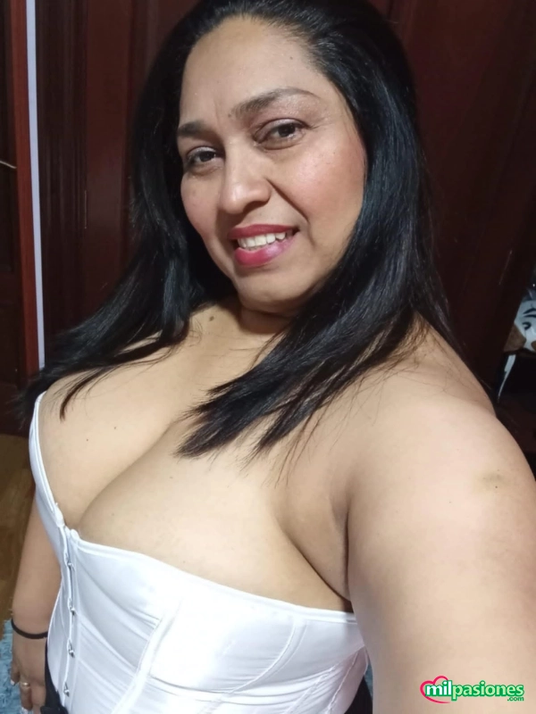 Elisa hermosa mujer madura alta atractiva venezolana, Aspe