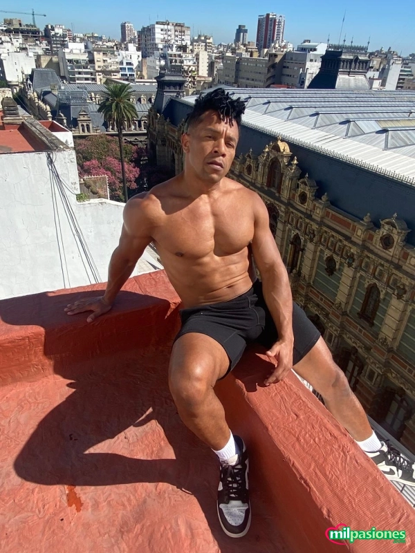 Latino de paso por vigo en busca de buenos momentos, Alicante