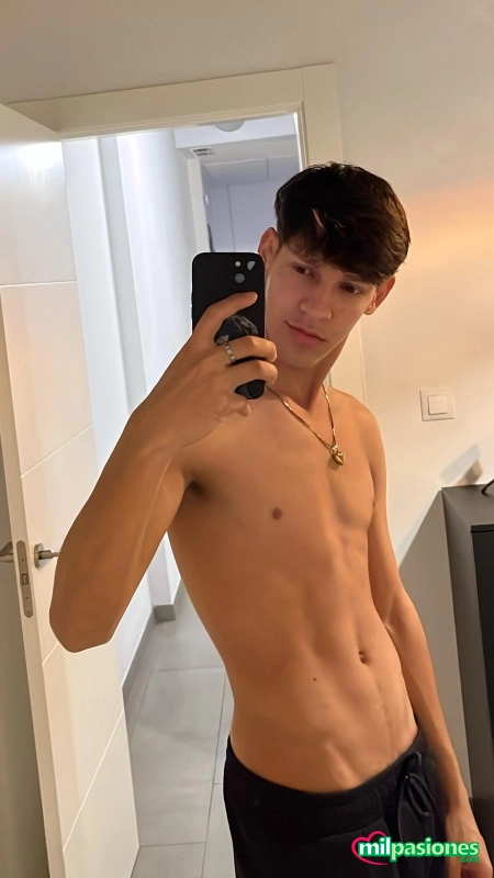 Dilan joven latino soy todo lo que buscas te atreves, Alicante