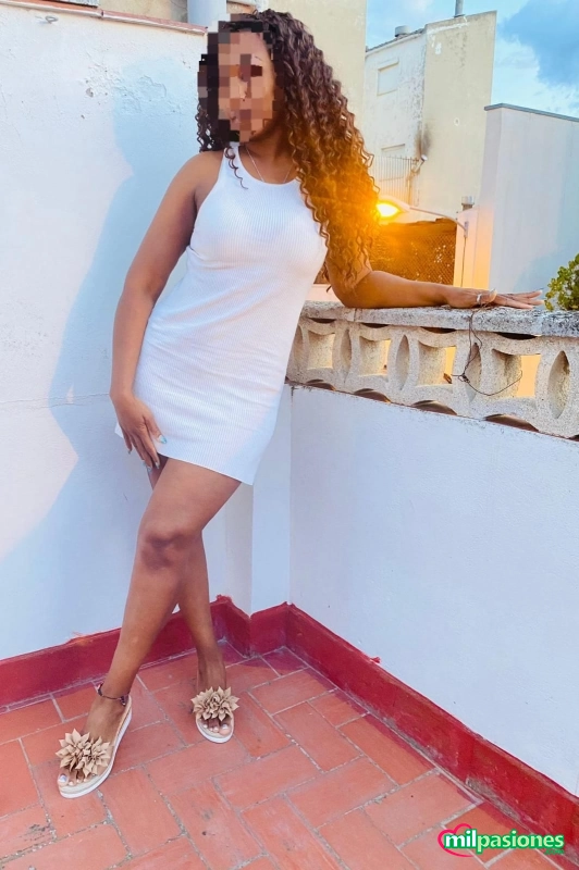Morenaza masajista profesional cariño, Elda