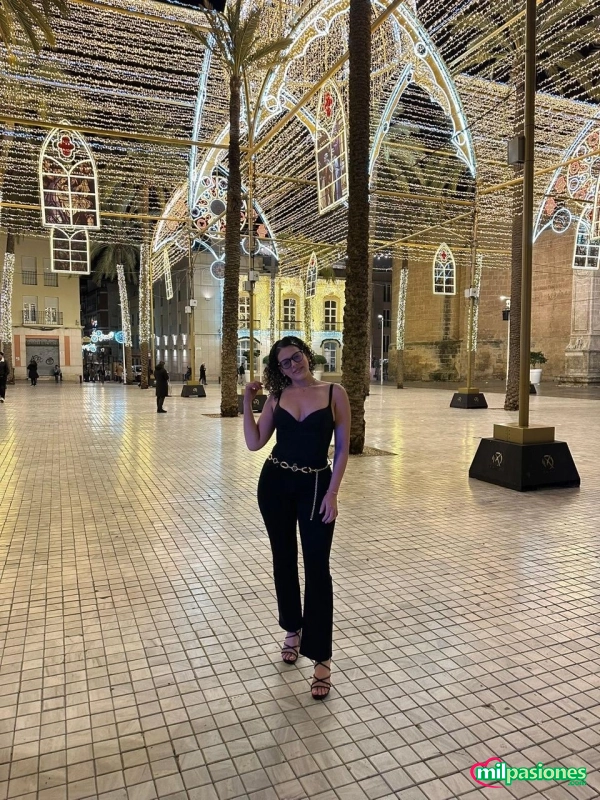 Latina todo un lujo de chica recién llegada disponible, Alicante