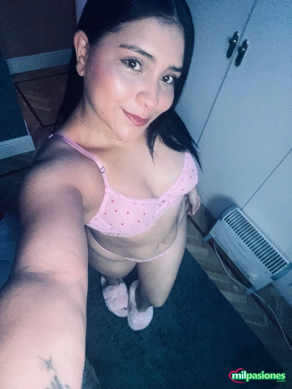 Samantha guapa joven explosiva sedienta de verga, Alicante