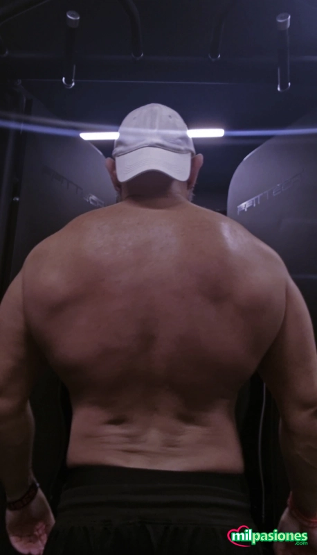 Mike masajista musculado erótico - actor x, Aspe