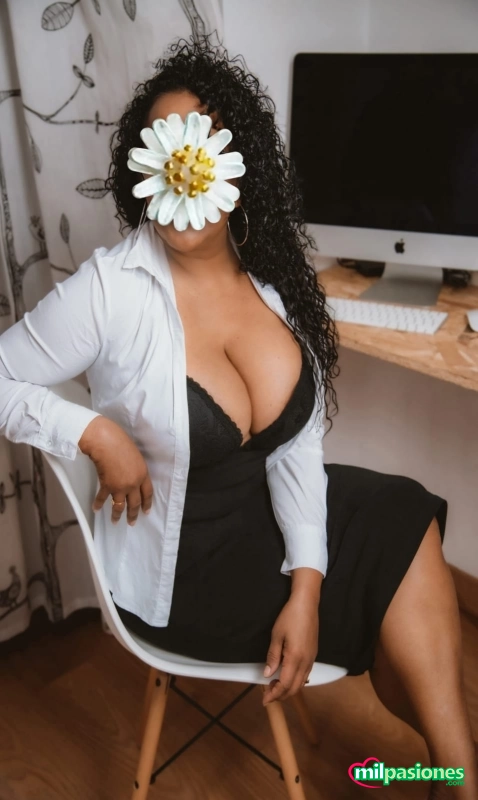 Rubí bella sensual entregada y complaciente, Salinas