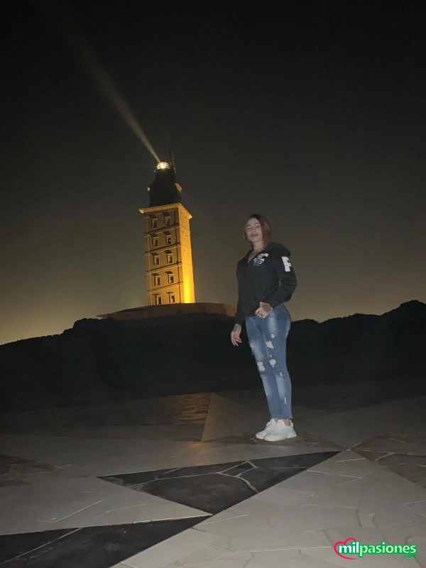 Sofía una hermosa chica latina de paseo, Aspe