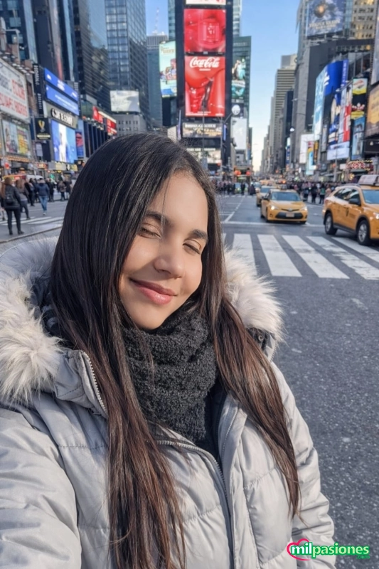 Camila latina rica para ti ven te espero, Aspe