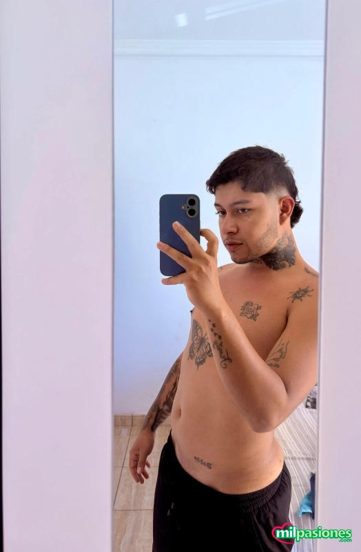 Latino, sumiso cariñoso complaciente y caliente, Aspe