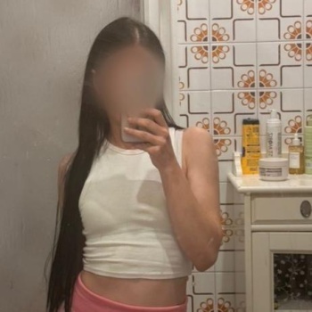 Holi chicos,soy cristina una española jovencita de 25, Alicante