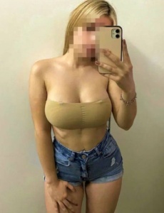 Complaciente en tus caprichos tetona en denia