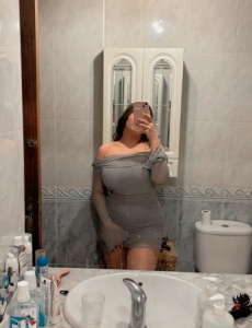 Selena dulce y encantadora contigo ️