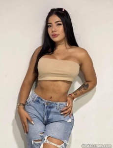 Afrodit muy y jovencita colombiana