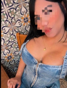 Sonia joven atenta y dulce
