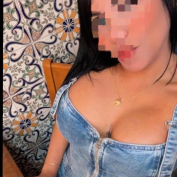 Sonia joven atenta y dulce, Elche