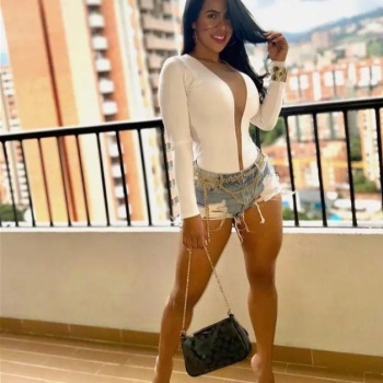 Patricia chica colombiana, Alicante