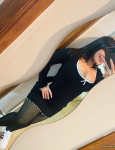Soy bella una jovencita masajista relajante disponible