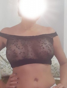 Latina cachonda con ganas de sexo