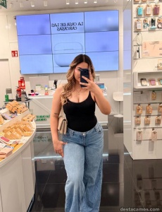 Moni jovencita colombiana muy guapa