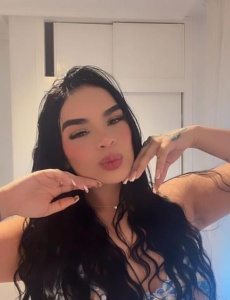 Colombiana joven, cariñosa, elegante y muy limpia.Me encanta