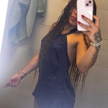Venezolana de medelito, educada amorosa y compaciente, Alicante