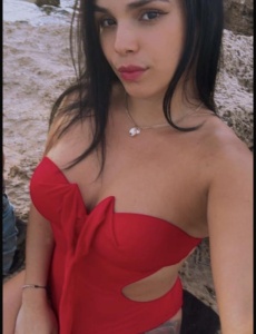Karla 25 años de medellín colombia