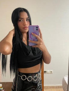 Tania novedad en torrevieja, una chica guapa sola en casa con ganas de divertirse
