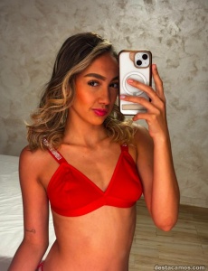 Zoe colombiana jovencita bastante divertida disponible en torrevieja