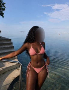 Hola amor soy ANDREA bella COLOMBIANA, alegre y