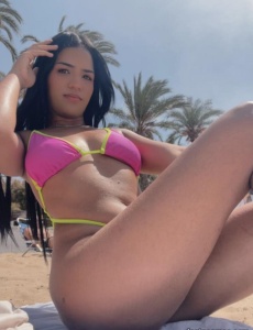 Tu y dulce chica disponible para outcall y incall en torrevieja