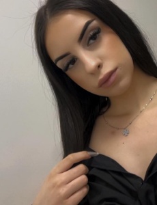 Emma, ​​la chica nueva en la ciudad, fotos