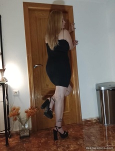 Carolina colombiana muy guapa en elda