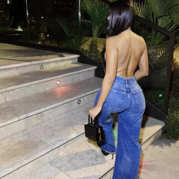 Mujer coqueta dispuesta a la diversion, Elche