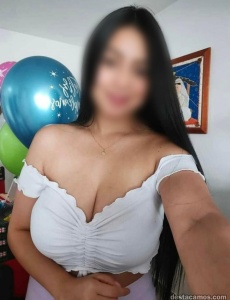Diferente y encantadora joven novedad