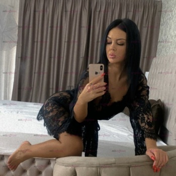 Buna, sunt maya o bruneta sexy 1. 60 cm o fata eleganta, mereu cu zambetul pe buze,, Benidorm