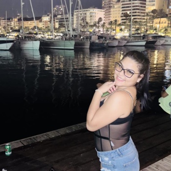 Valentina chica joven, Alicante